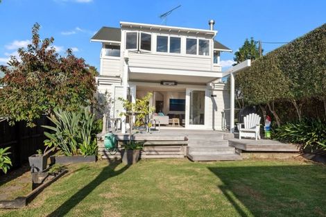 Photo of property in 3 Glen Road, Mornington, Dunedin, 9011
