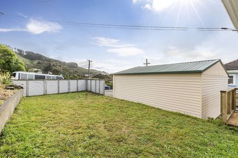 Photo of property in 15 Woodstock Terrace, Tawa, Wellington, 5028