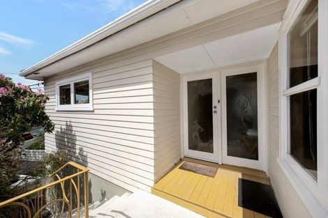 Photo of property in 69 Trelissick Crescent, Ngaio, Wellington, 6035