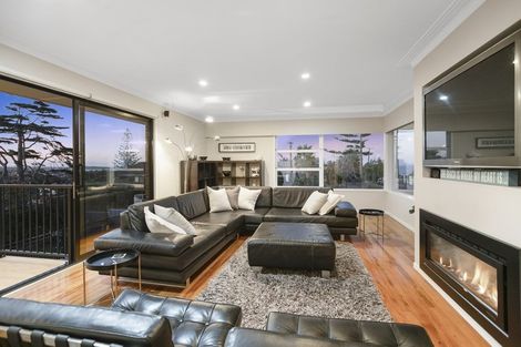 Photo of property in 104 Aberdeen Road, Campbells Bay, Auckland, 0620