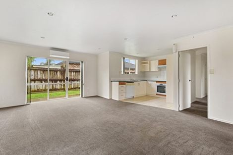 Photo of property in 18 Ranch Place, Pukekohe, 2120