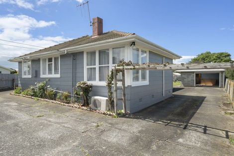 Photo of property in 14 Belfast Place, Roslyn, Palmerston North, 4414