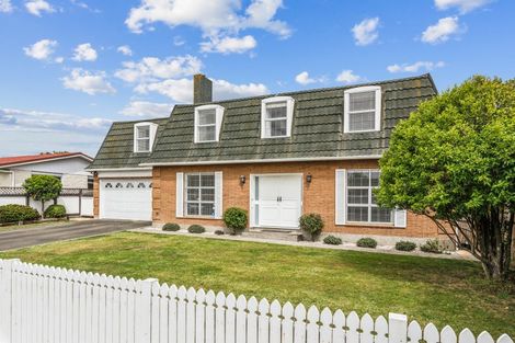 Photo of property in 16 Byrd Street, Levin, 5510