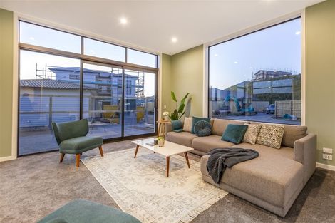 Photo of property in 29 Queen Charlotte Drive, Aotea, Porirua, 5024