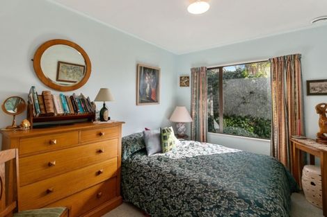 Photo of property in 6 Ashton Fitchett Drive, Brooklyn, Wellington, 6021