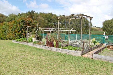 Photo of property in 575 State Highway 1, Wellsford, 0975