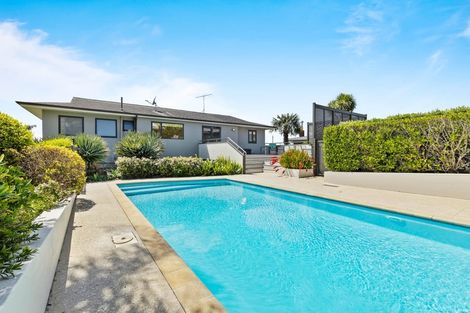 Photo of property in 22a Eastcliffe Road, Castor Bay, Auckland, 0620