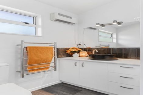 Photo of property in 11 Herbert Drive, Whangamata, 3620