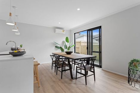 Photo of property in 11 Taikura Avenue, Red Beach, 0932