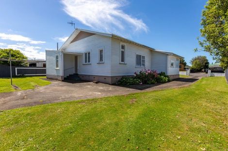 Photo of property in 15 Albert Street, Dannevirke, 4930