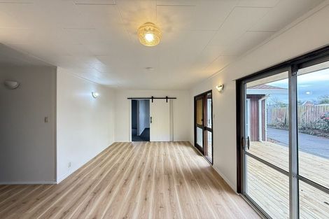 Photo of property in 6 Royal Park Drive, Parklands, Christchurch, 8083