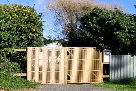 Photo of property in 4 Hona Street, Waikanae Beach, Waikanae, 5036