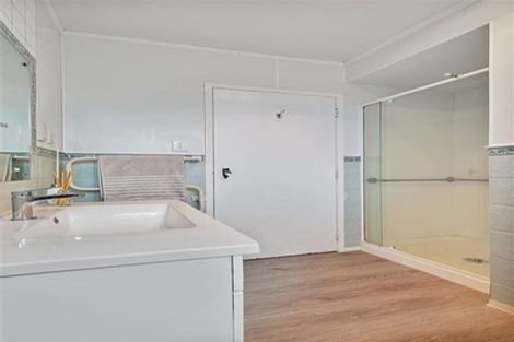 Photo of property in 52 Sycamore Drive, Sunnynook, Auckland, 0620