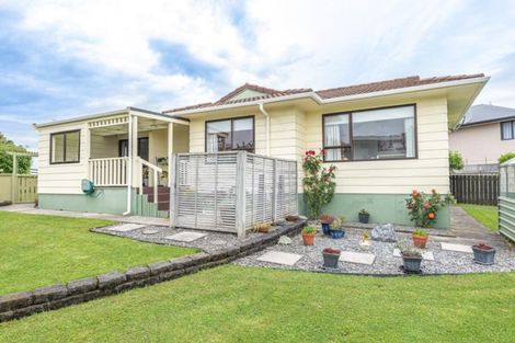 Photo of property in 20 Bastia Avenue, Bastia Hill, Whanganui, 4500