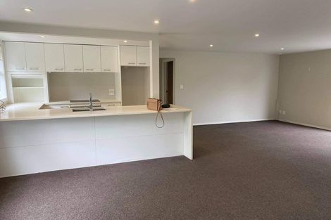 Photo of property in 2/19 Lake Road, Northcote, Auckland, 0627