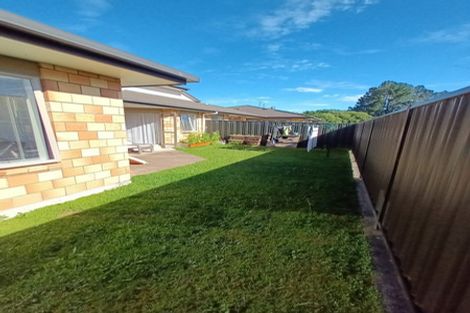 Photo of property in 27/64 Kawaha Point Road, Kawaha Point, Rotorua, 3010