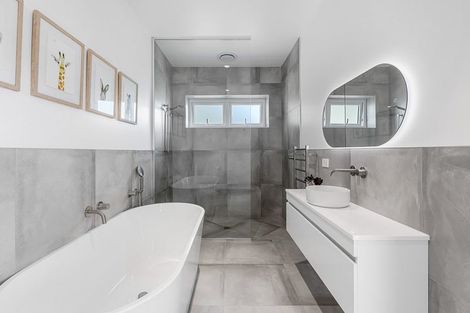 Photo of property in 30 Pacific Cliffs Drive, Gulf Harbour, Whangaparaoa, 0930