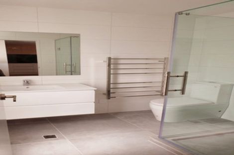 Photo of property in 2b Wendell Place, Greenlane, Auckland, 1061