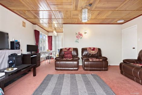 Photo of property in 4 Kaweka Street, New Lynn, Auckland, 0600