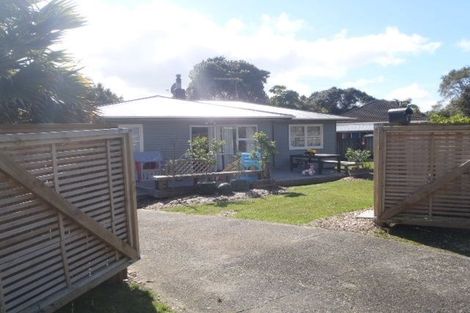 Photo of property in 4 Cajero Place, Green Bay, Auckland, 0604