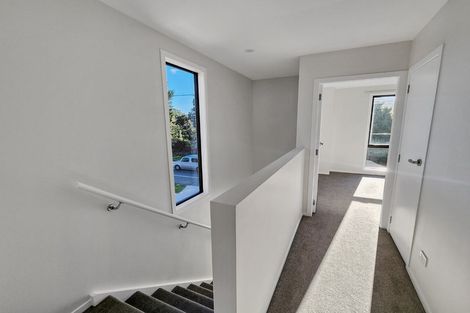 Photo of property in 2/130 Cambridge Terrace, Fairfield, Lower Hutt, 5011