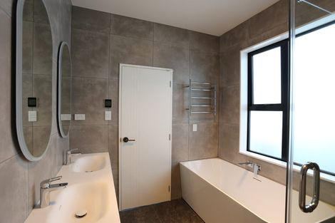 Photo of property in 46 Topliss Drive, Northcross, Auckland, 0632