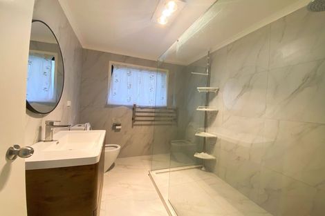 Photo of property in 21 Claywest Place, Glen Eden, Auckland, 0602