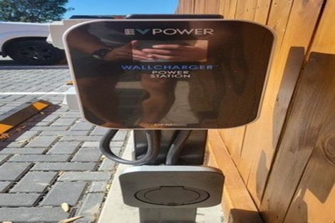 Photo of property in 1/137 Tirimoana Road, Te Atatu South, Auckland, 0602