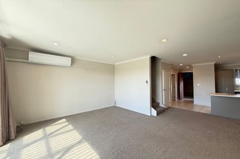 Photo of property in 9b Clearwater Cove, West Harbour, Auckland, 0618