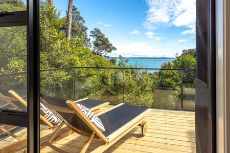 Photo of property in 14 Okoka Road, Omiha, Waiheke Island, 1081