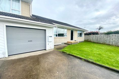 Photo of property in 8 Riverside Drive, Waiuku, 2123