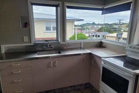 Photo of property in 110 Young Street, New Plymouth, 4310