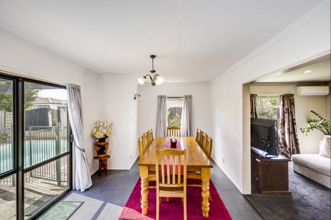 Photo of property in 14 Bassett Place, Taradale, Napier, 4112