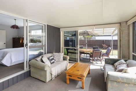 Photo of property in 43 Dunbarton Street, Redwood, Christchurch, 8051