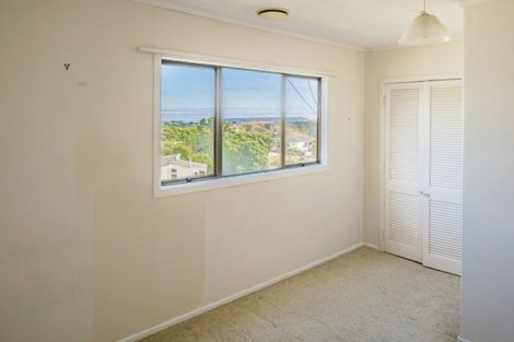 Photo of property in 68 Kahu Road, Paremata, Porirua, 5024