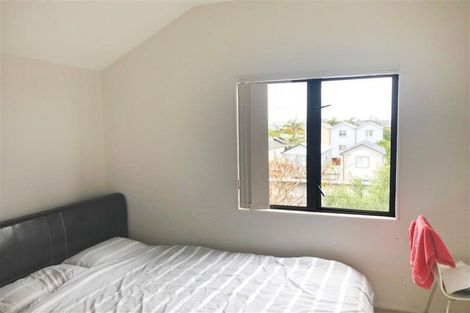 Photo of property in 6 Opito Way, East Tamaki, Auckland, 2013