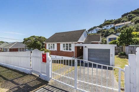 Photo of property in 67 Strathmore Avenue, Strathmore Park, Wellington, 6022