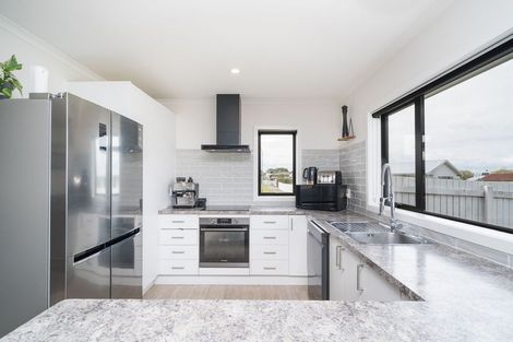 Photo of property in 6 Wescombe Grove, Feilding, 4702