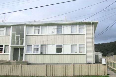 Photo of property in 2-8 Hanson Grove, Stokes Valley, Lower Hutt, 5019