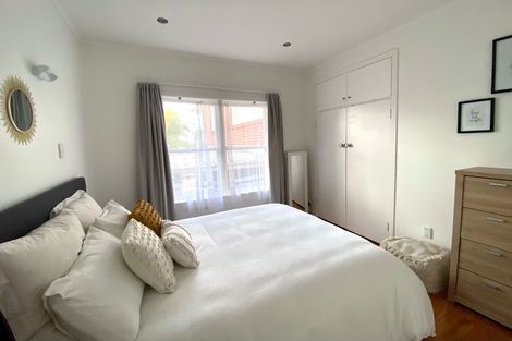 Photo of property in 8a Dodson Avenue, Milford, Auckland, 0620