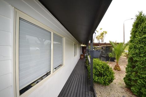 Photo of property in 10 Rook Place, Unsworth Heights, Auckland, 0632