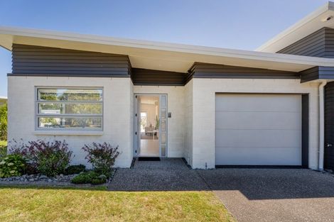 Photo of property in 12 Vanita Drive, Whitianga, 3510