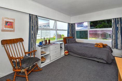 Photo of property in 16 Mccall Place, Opaheke, Papakura, 2113