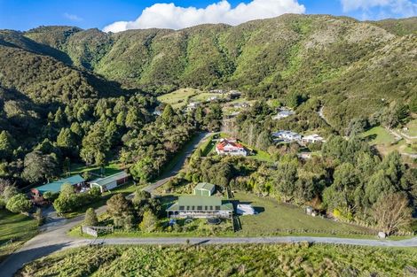 Photo of property in 38 Pencarrow Crescent, Wainuiomata, Lower Hutt, 5014