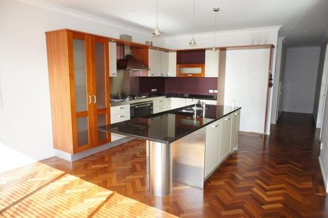 Photo of property in 3 Courtneys, West Harbour, Auckland, 0618