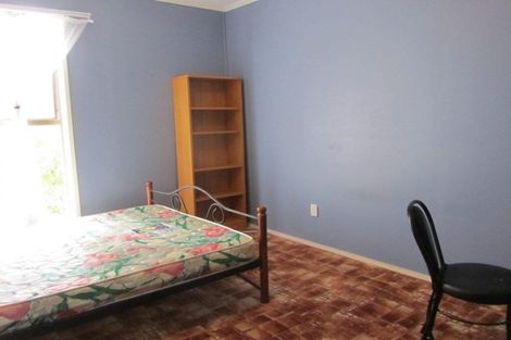 Photo of property in 51 Peach Road, Glenfield, Auckland, 0629