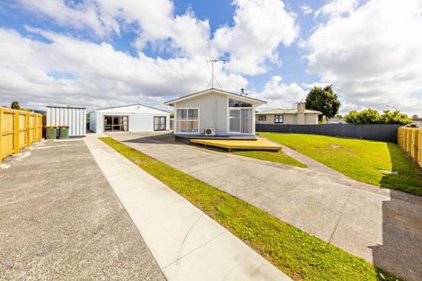 Photo of property in 24 President Avenue, Papakura, 2110