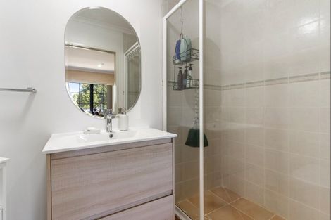 Photo of property in 3 Harobed Place, Weymouth, Auckland, 2103