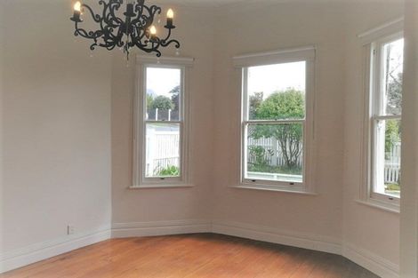 Photo of property in 18 Trinidad Road, Sunnynook, Auckland, 0620