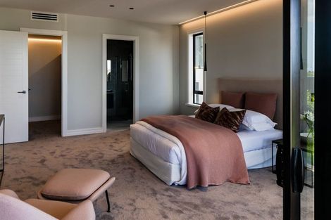 Photo of property in 112 Arran Point Parade, Orewa, 0931